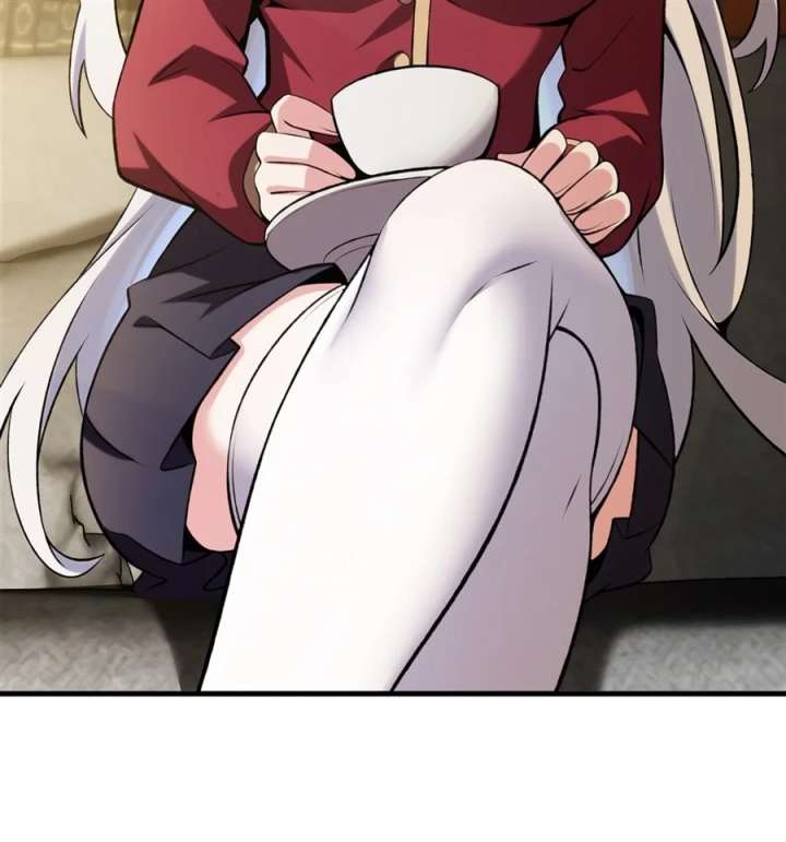 The Yellow-haired Villain in Female Main Character