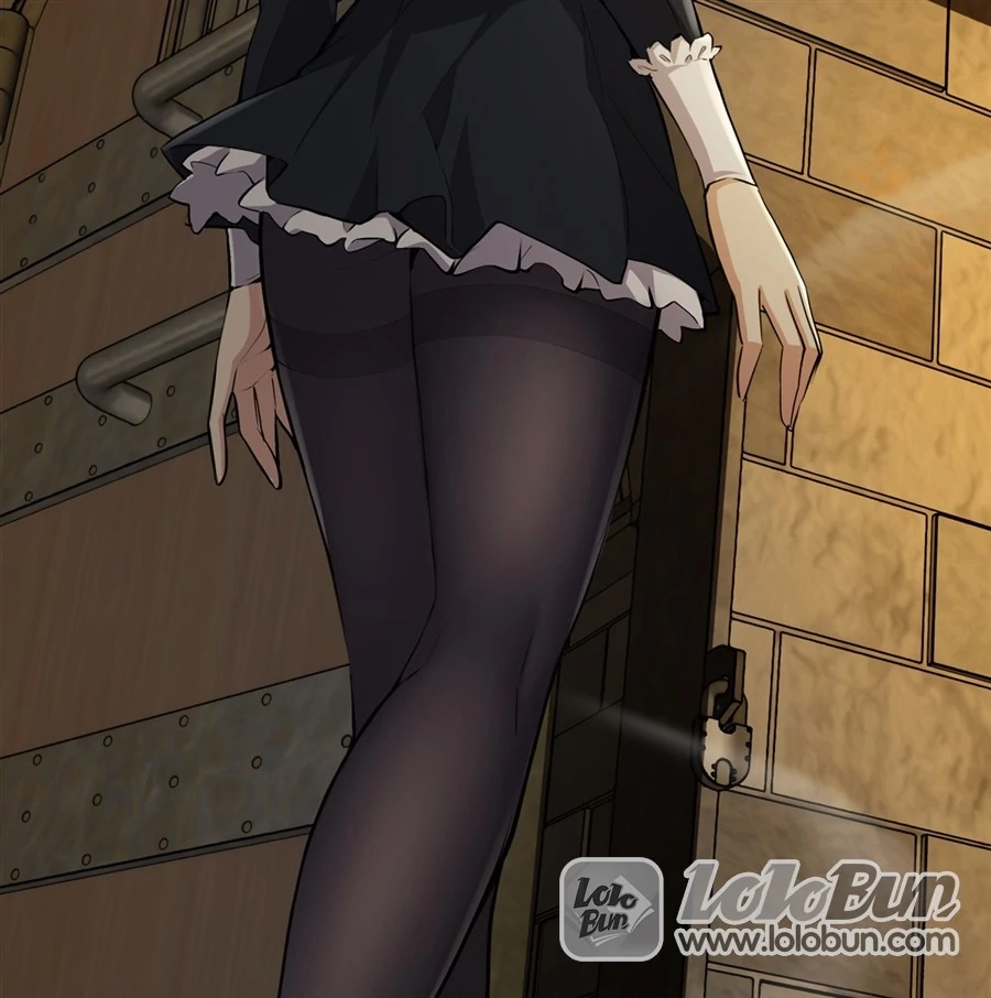 The Yellow-Haired Villain in the Female Main Character